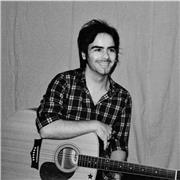 Se dan clases de guitarra en estudio de Barcelona ciudad. Sant Gervasi